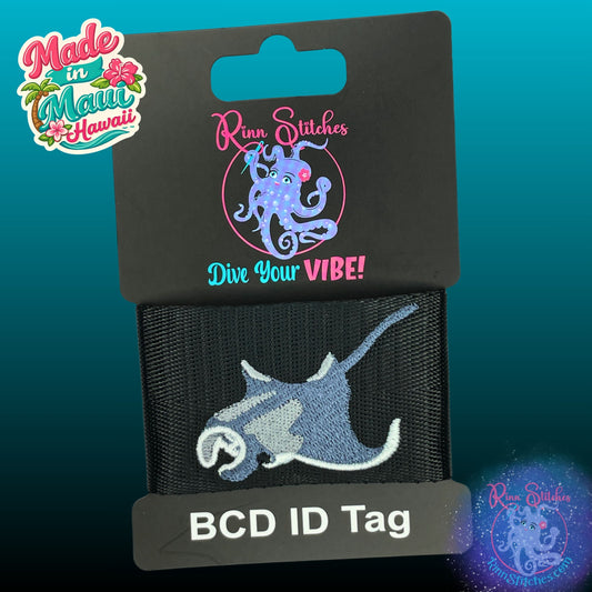Embroidered BCD Featuring a lifelike manta ray design that highlights its smooth, flowing form on Black Webbing. Made for scuba divers by Rinn Stitches in Maui, Hawaii